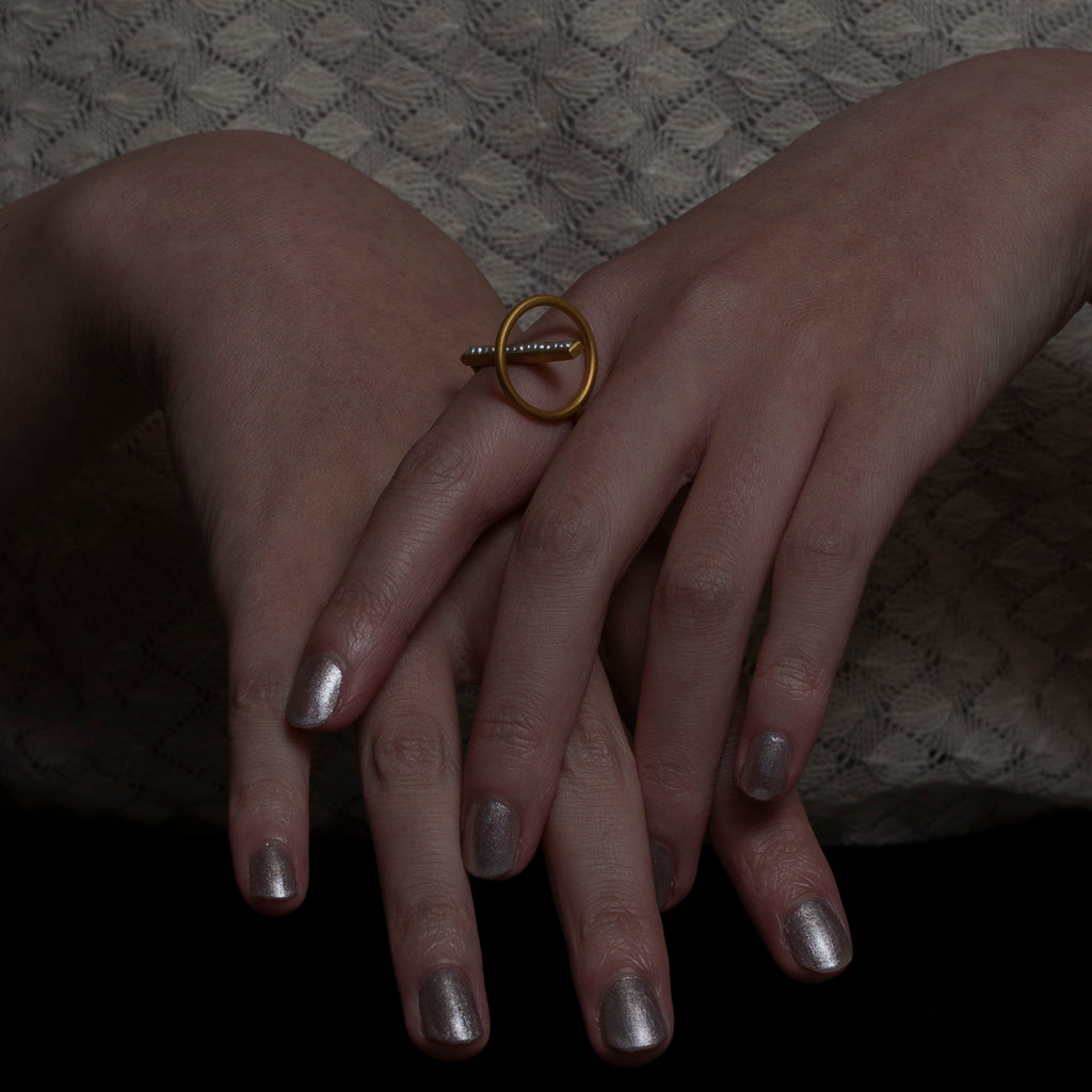 LINKING〉penetrating ring PEARL / ジュエリーブランド revie objects