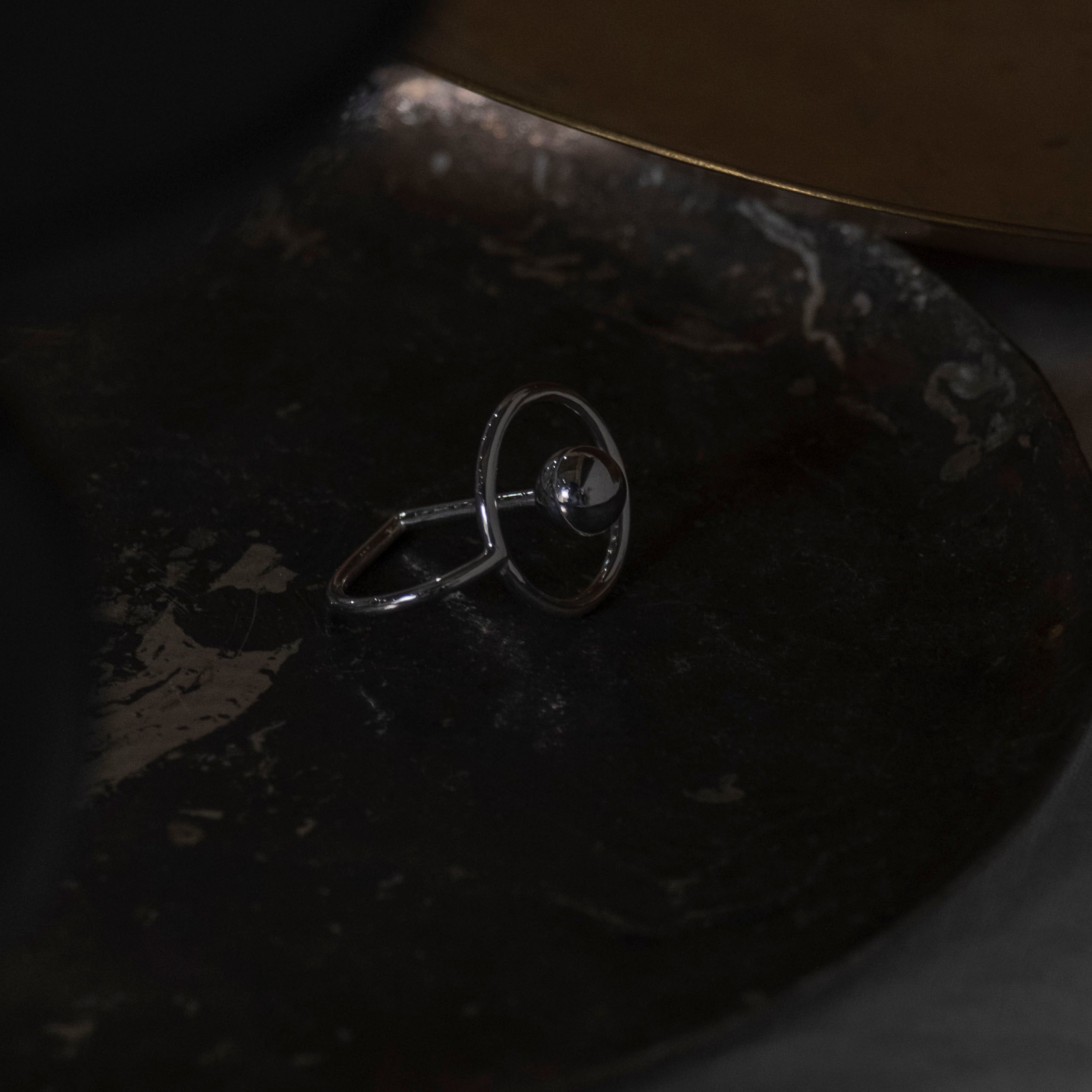 LINKING〉dot ring SV / ジュエリーブランド revie objects（レヴィ 