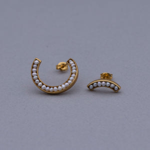 pearl earrings 1/4